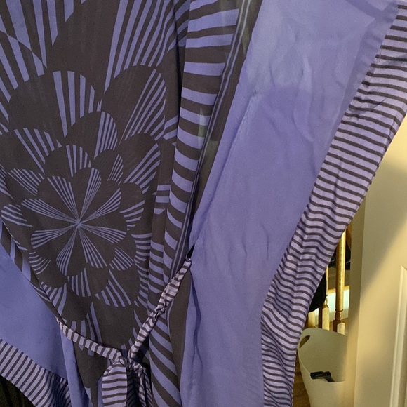 BCBGMAXAZRIA butterfly sleeve chiffon blouse - Picture 3 of 4